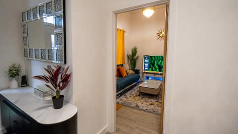 Successful Airbnb property: Mega7 Luxury Apartment-2Bedrooms,2baths,3 toilets in Ordsall
