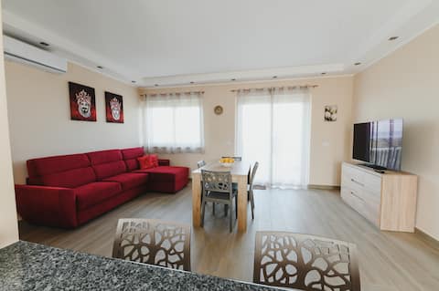 Proprietà Airbnb di successo: Casa Etna e Waves a Riposto