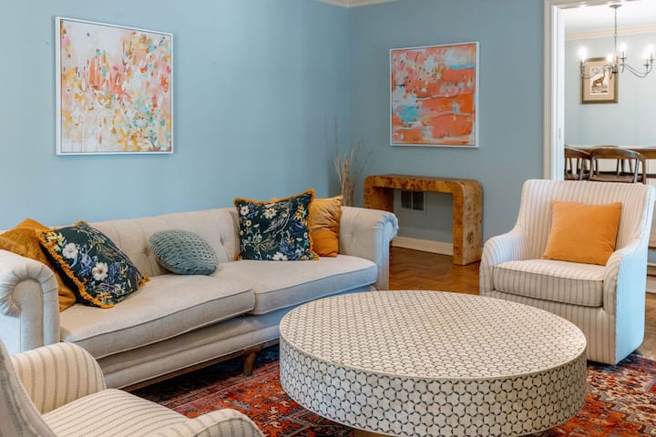 Classic Pasadena ~ 
Premier Location ~ 3623sf 4br - Pasadena, CA