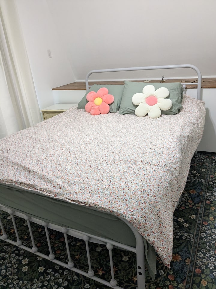 Schlafzimmer 1