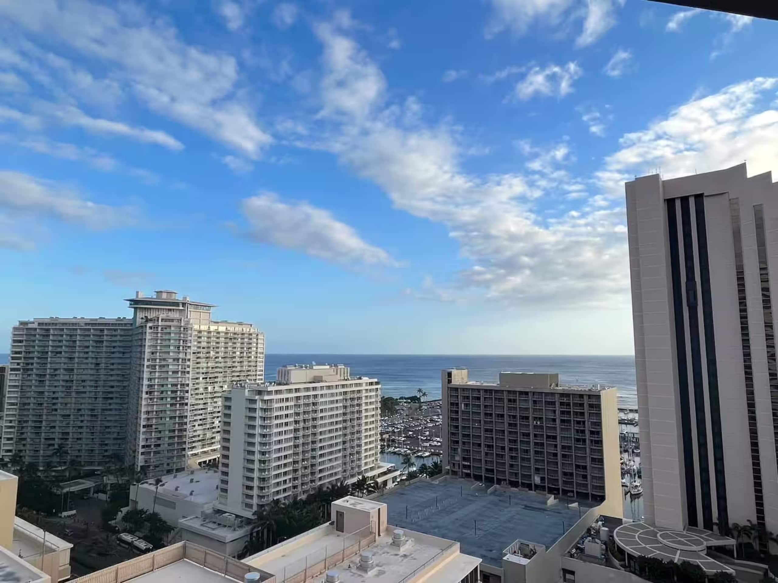 Condo in Honolulu · ★5.0 · 1 bedroom · 2 beds · 1 private bath - Image 29