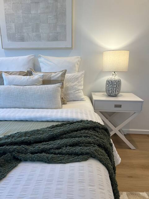 Relax. Repeat – Spacious 4BR in the Gabba