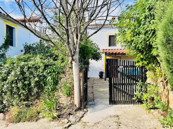 Wild Border Escape: Nature, Wine, Tranquillity - Marvão
