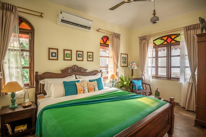 Bedroom 1 image 3