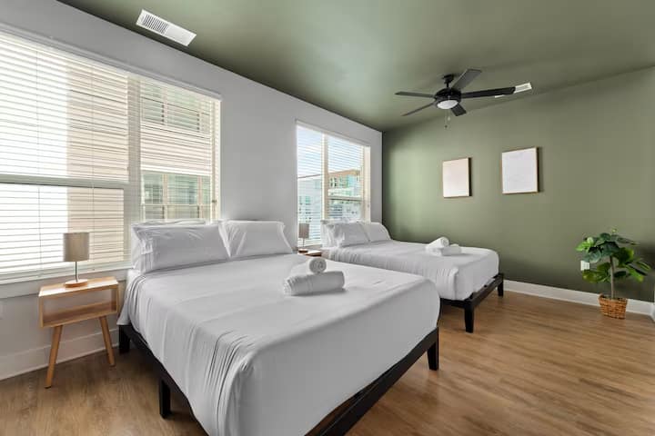 Spacious Studio In Midtown / Free Pool And Parking - Tampa, FL