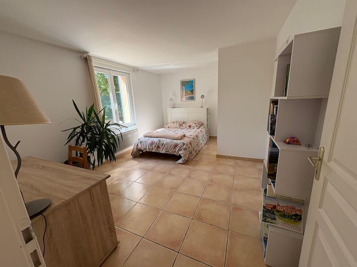 Logement Avec Jardin, Pétanque - Venelles