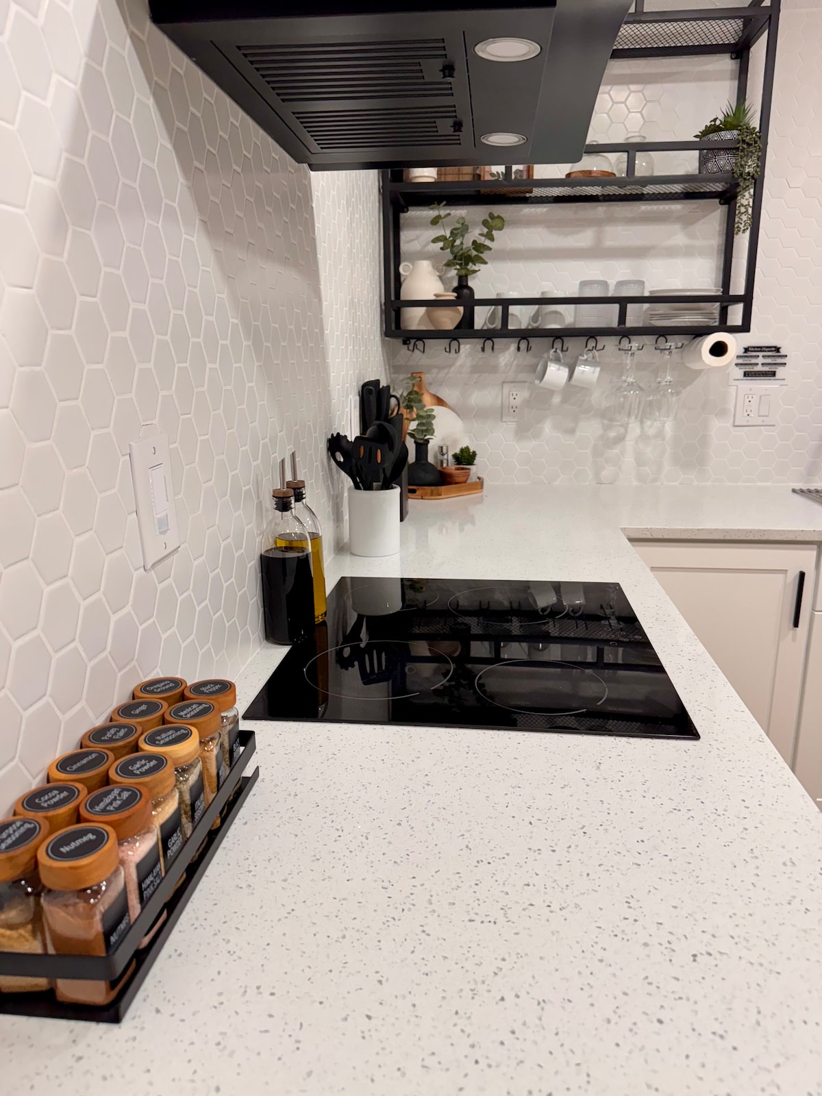 Modern Lawrenceville Stay Near Downtown - Parking