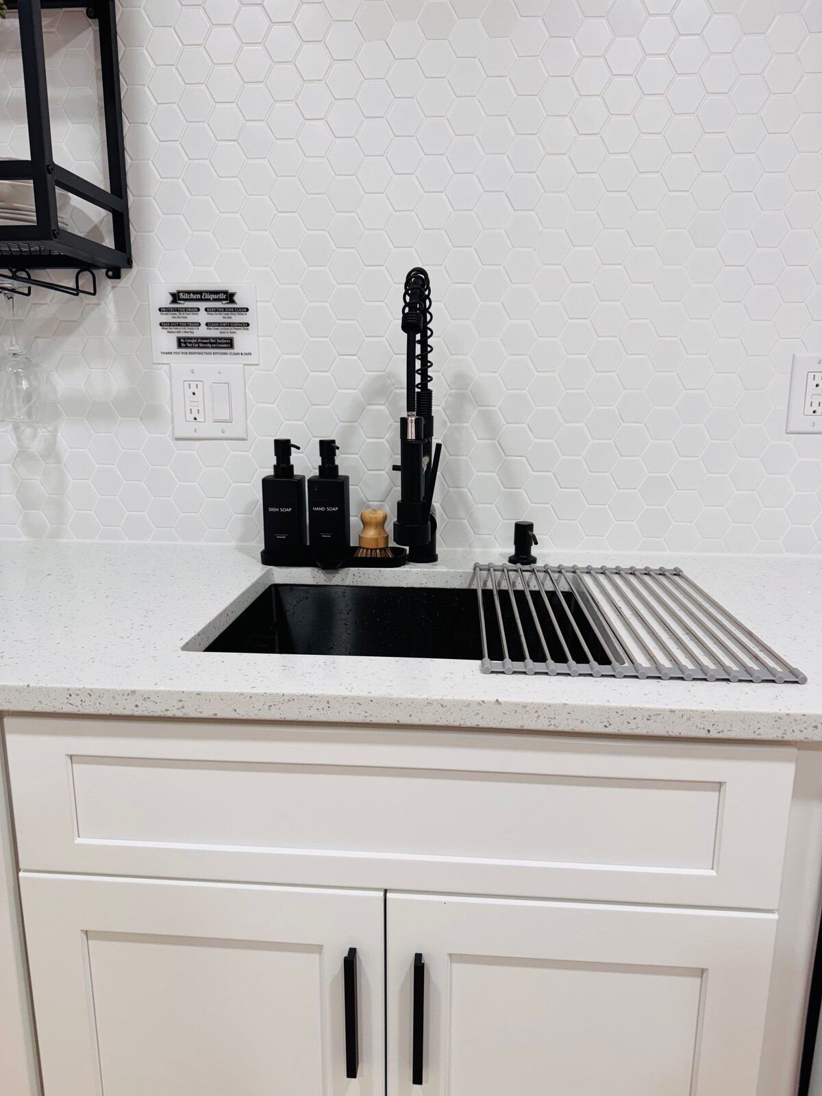 Modern Lawrenceville Stay Near Downtown - Parking