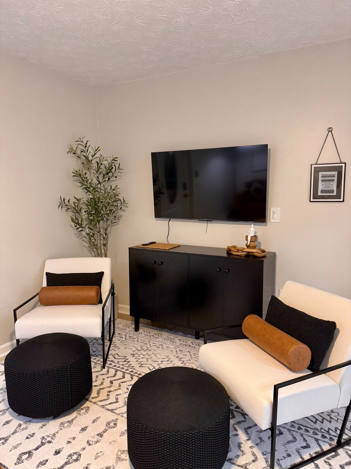 Modern Lawrenceville Stay Near Downtown - Parking