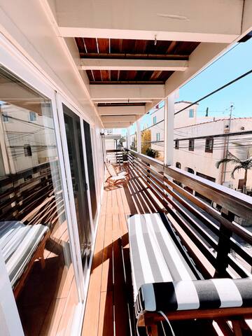 Hermosa Beach Sanctuary gallery image 4