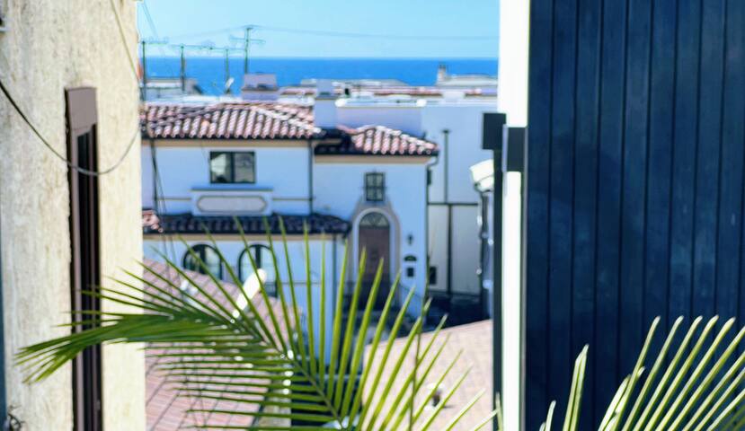 Hermosa Beach Sanctuary gallery image 3