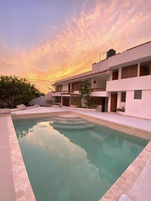 Entire house steps from the sea