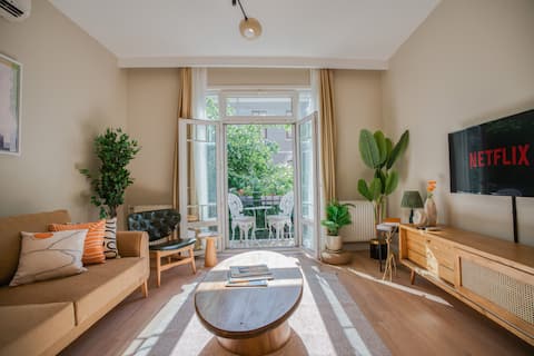 High Energy: 2 BR 2 AC 1 BATH w/ Balcony