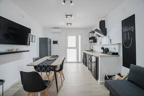 [Near the port and beaches] Porto Torres Center