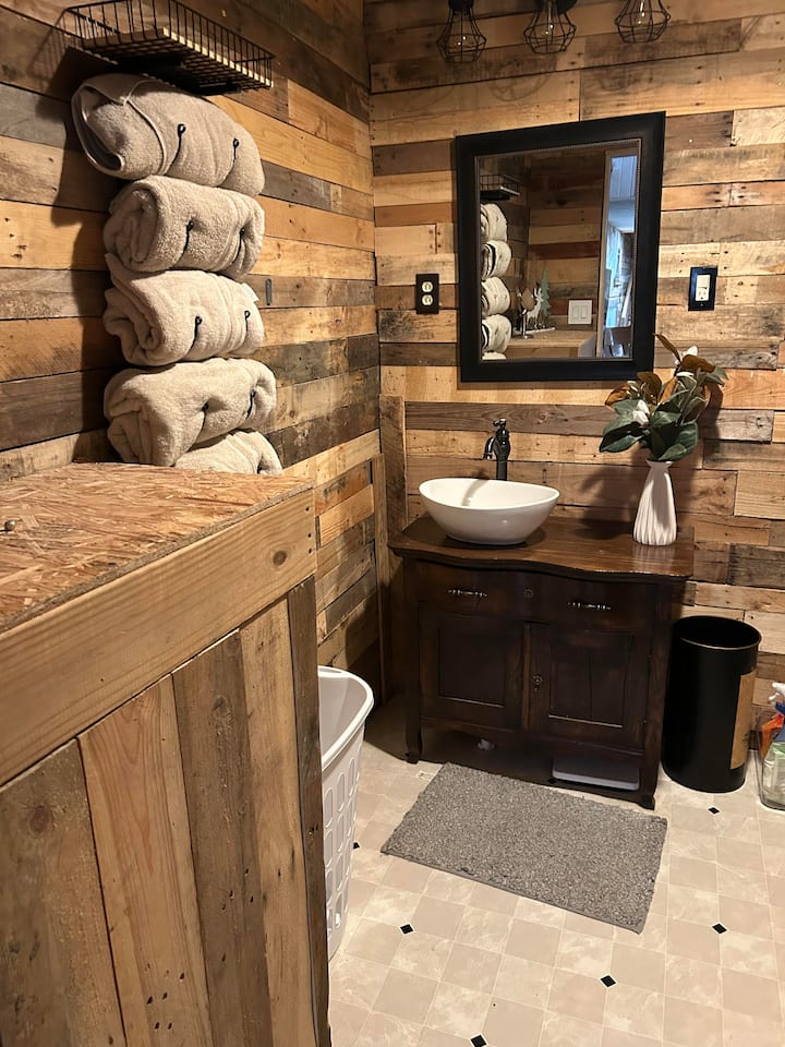 Cozy Country Cabin - Cabins for Rent in Cadiz, Ohio, United States