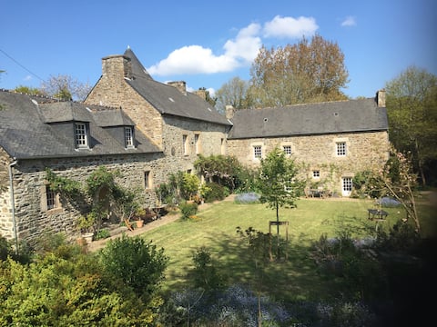 Wing in XVth century manor