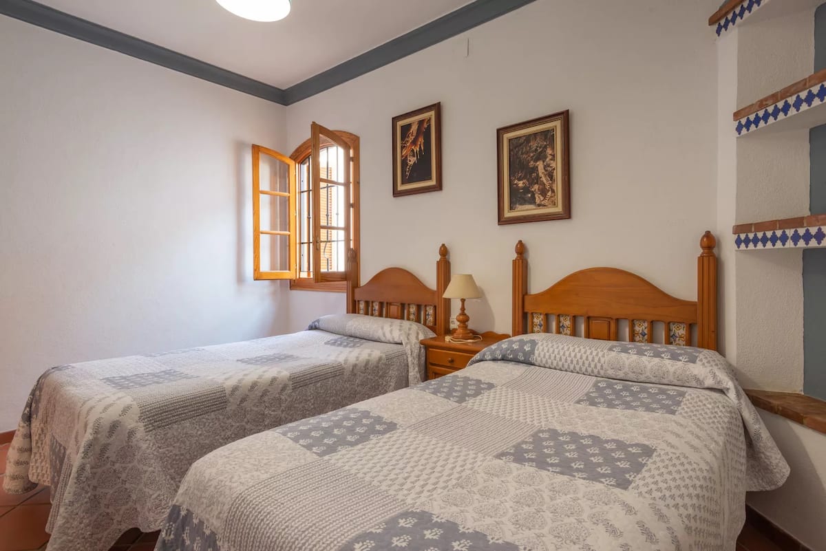 Habitaciones y baño