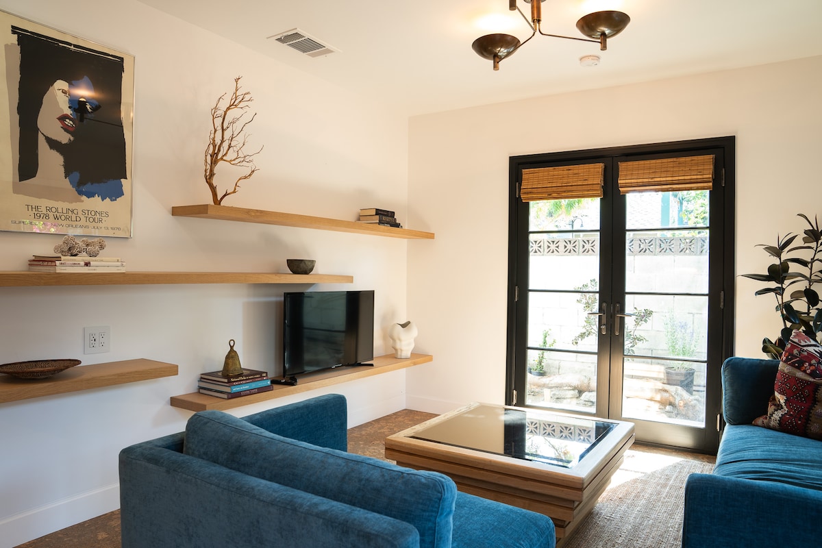 Popular Airbnb listing: Spanish-style garden Bungalow in Burbank