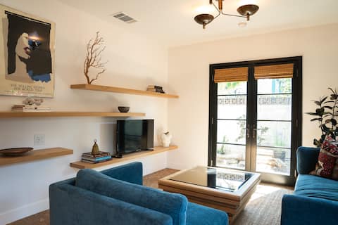 Popular Airbnb listing: Spanish-style garden Bungalow in Burbank