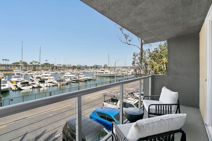 Diamond Dock | Marina View Front Row Pool &Tennis