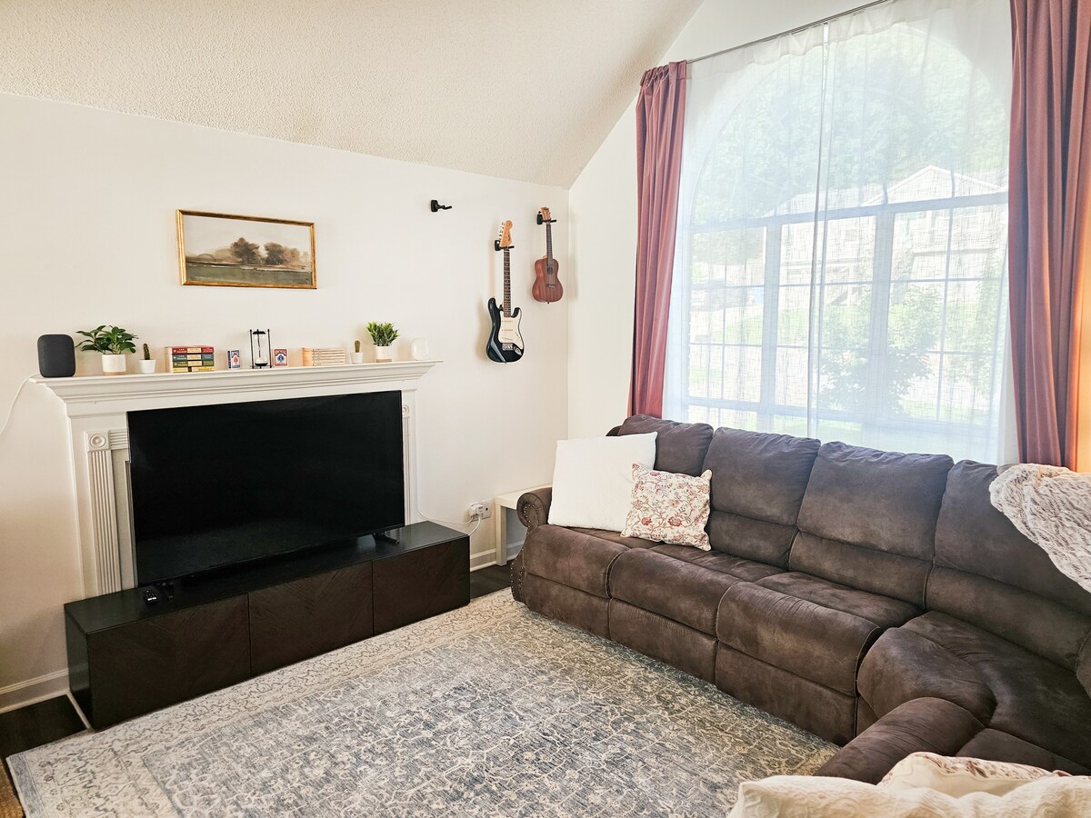Popular Airbnb listing: Sunny 4BR w/ Pool Retreat in Chattanooga