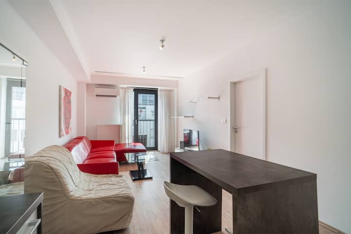 Chic Urban 1br + Easy Parking ! - Bratislava