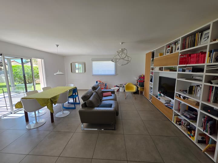 Villa Avec Terrasse Et Jardin - Beauvallon