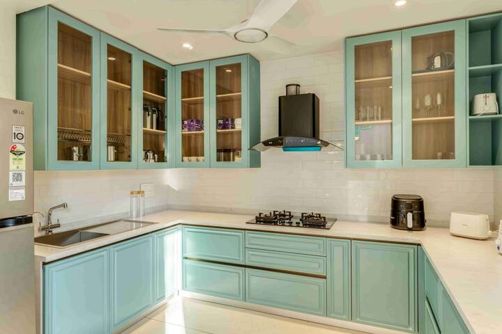 Full kitchen image 3