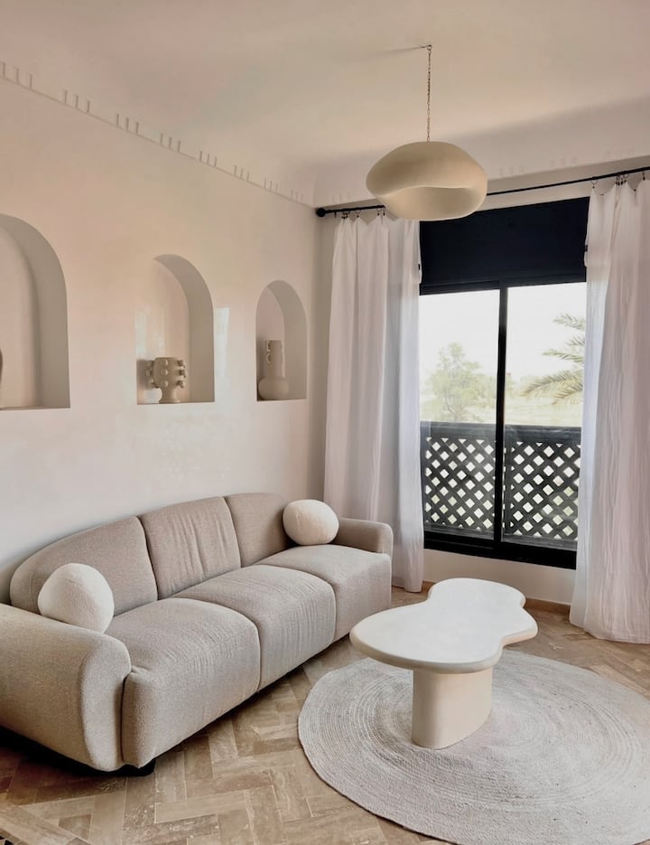 Udobna sofa s mogućnošću rasklapanja savršena za 1 ili 2 djece ili odraslu osobu. 