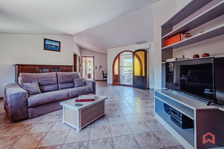 Huge Villa With Stunning Pool - Partinico