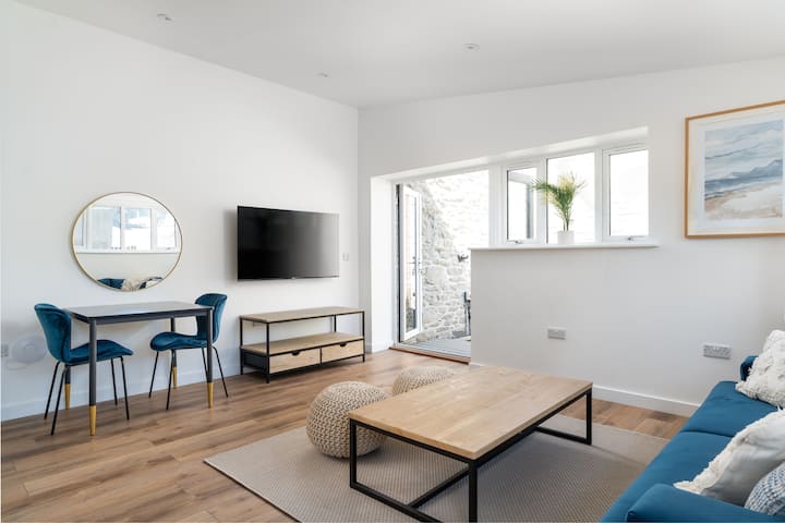 Alfie's Barn - Stylish Barn Conversion In St Just - Pendeen