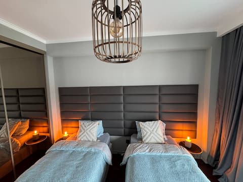 Special Offer: Oct 19-25 Twin/Triple Room Deal