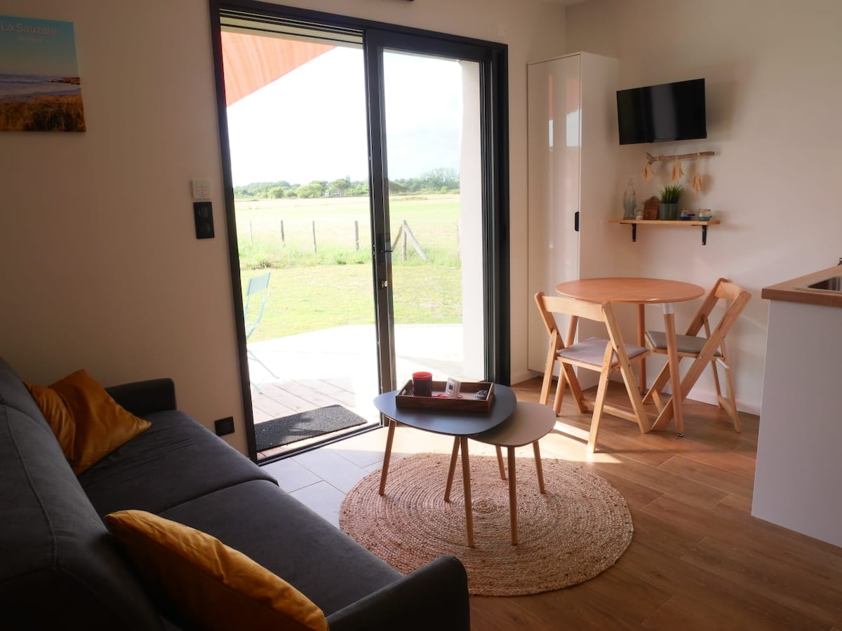 Top Airbnb: Studio with nature view 1 km from the sea in Bretignolles Sur Mer