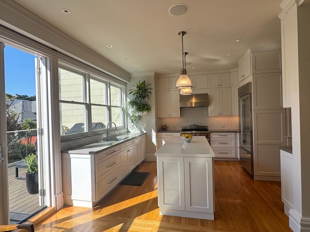 Beautiful House near Golden Gate Park gallery image 2