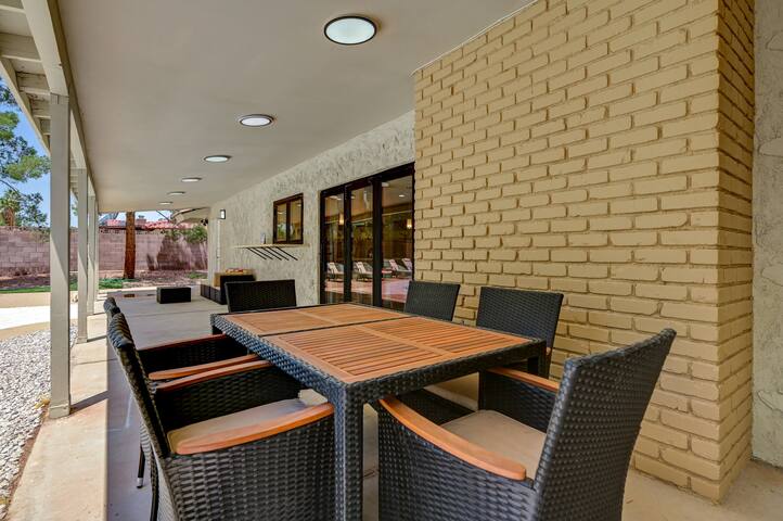 Elegance Escape: Mins to Strip, Stadium, Airport gallery image 5