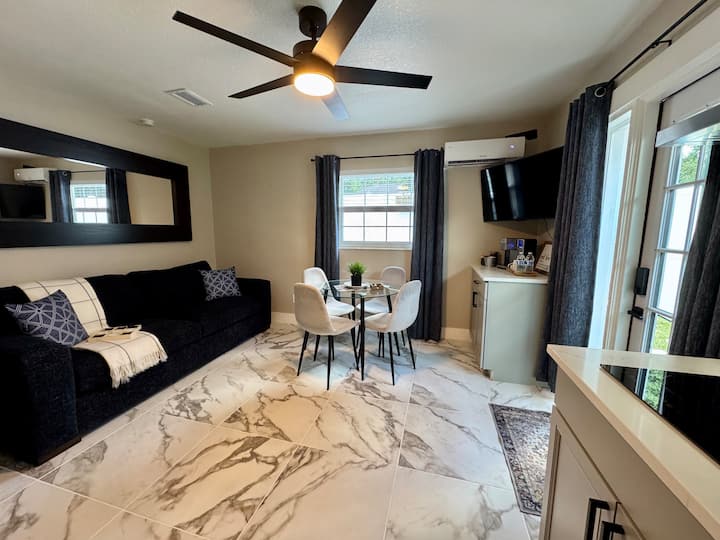 ~Elegant Suite • Luxe Pool • Prime Orlando Stay - Orlando International Airport (MCO)