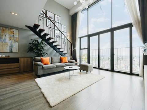 16 Fl/ Lumi West/ Bathtub/ Netflix/ Lake View