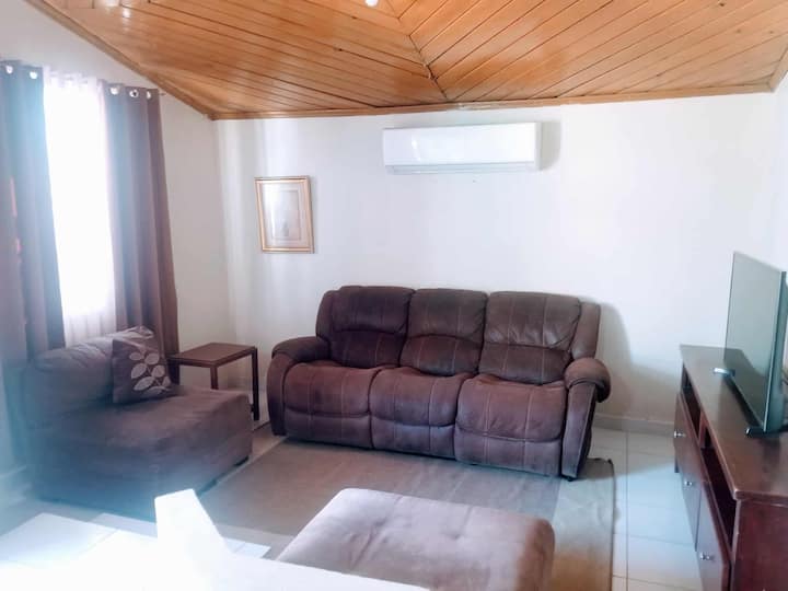 Casa 3 Recamaras, Muy Céntrica - Mexicali