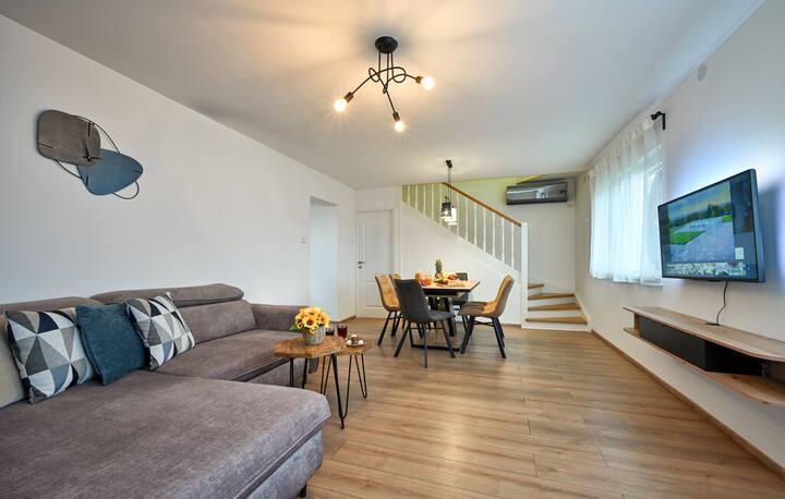 Holiday Home Tilia - Pool & View - Croatie