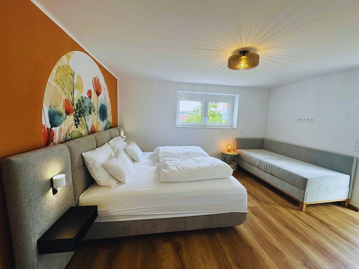 El amplio primer dormitorio tiene capacidad para 3 personas.