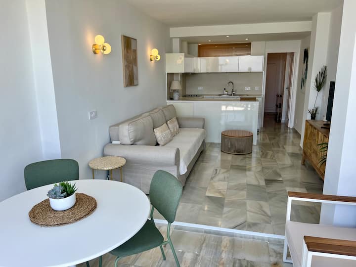 Apartamento En Primera Línea - Calahonda