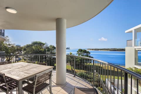 Golden Beach waterfront living