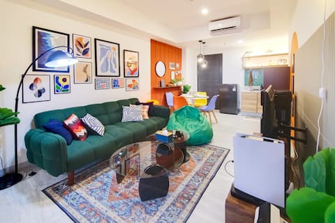 2BR Collins W/ Pool & Free Parking