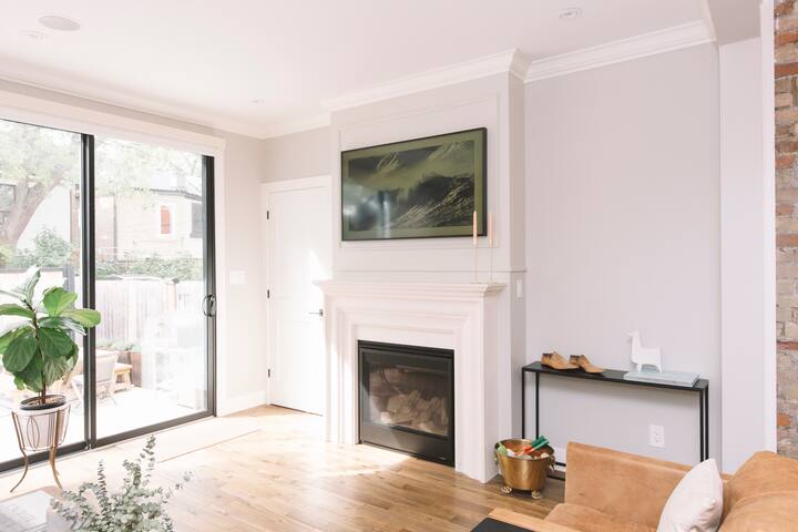 Stylish, Family Friendly Home in Riverdale gallery image 3