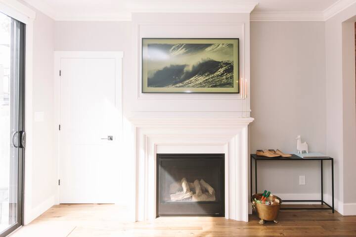 Stylish, Family Friendly Home in Riverdale gallery image 2