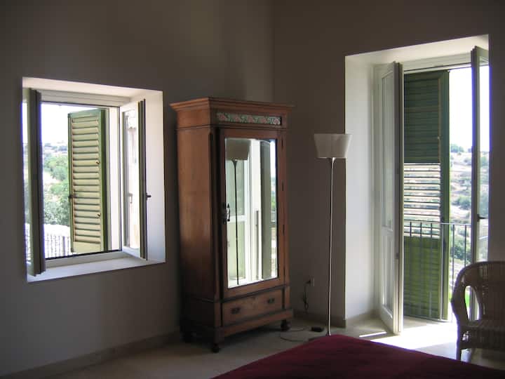 Casa Dell'ibiscus- Relais Parco Cavalonga - Vittoria