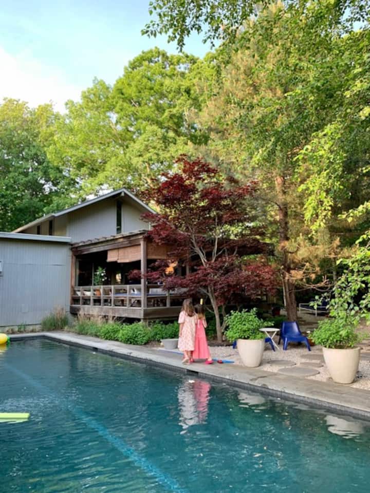 Idyllic Shelter Island Beach House - Croteaux Vineyards, Southold