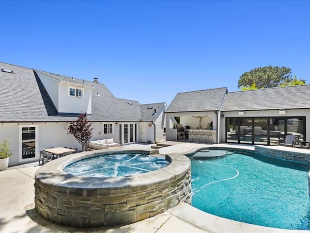 Surf Cowgirl: San Diego Oasis