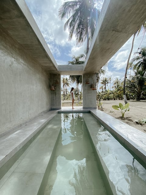 Exclusive Retreat w/ Private Beach & Pool + WiFi