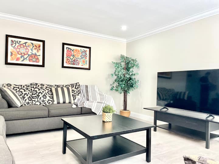 Stylish 4br Retreat Garden - Surrey